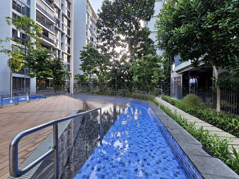 TWIN FOUNTAINS 2