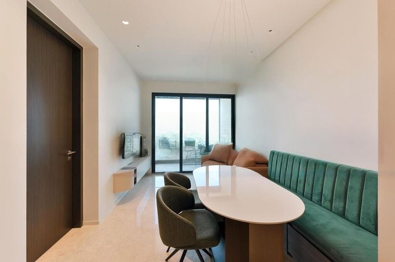 AVENUE SOUTH RESIDENCE 7