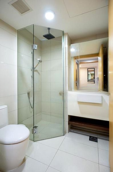 EIGHT RIVERSUITES 11