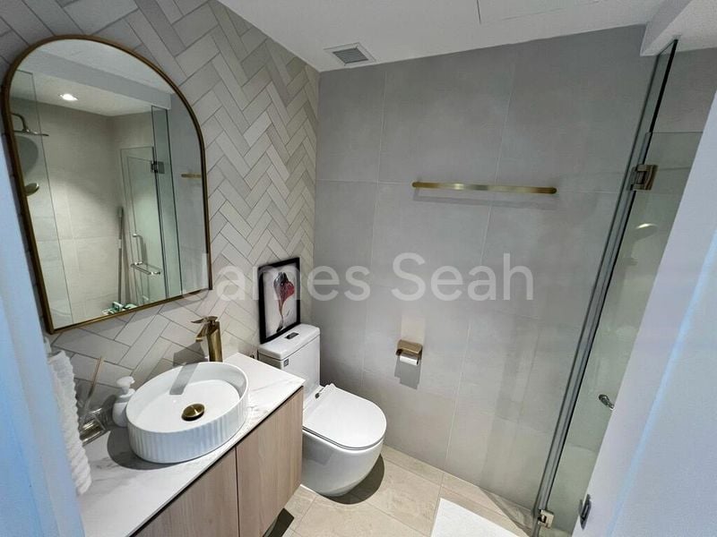 RIVERFRONT RESIDENCES 11