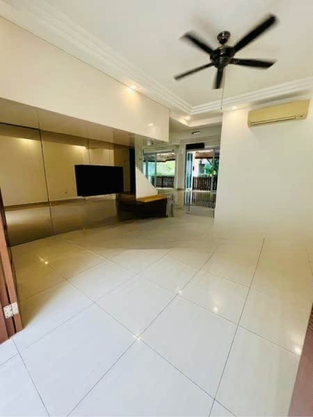 LOYANG TOWNHOUSES 1
