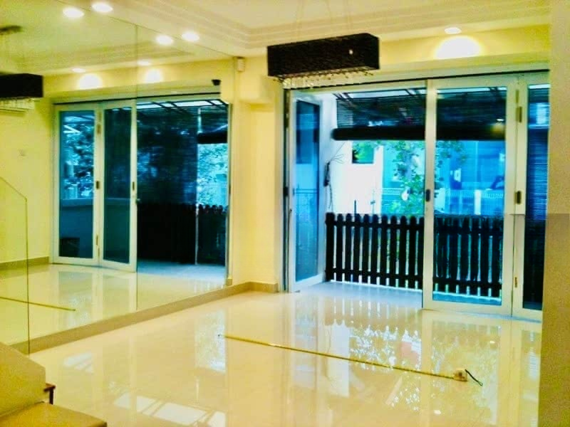 LOYANG TOWNHOUSES 3