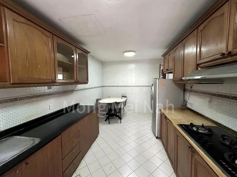 GOLD COAST CONDOMINIUM 4