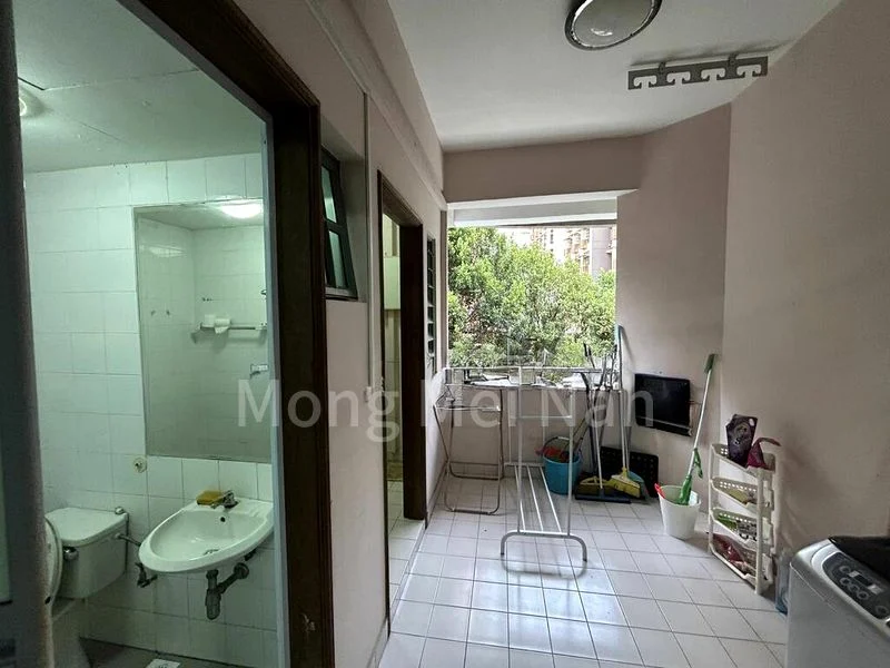 GOLD COAST CONDOMINIUM 9