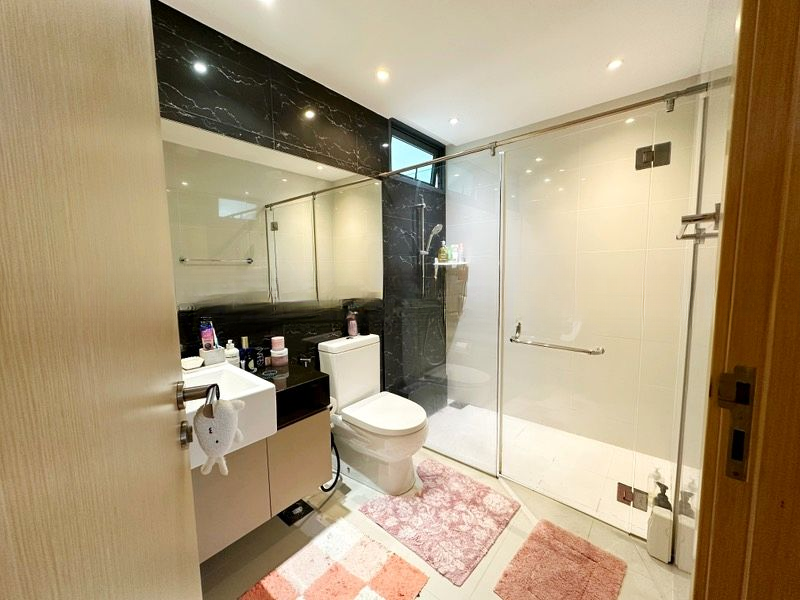 ESPARINA RESIDENCES 7