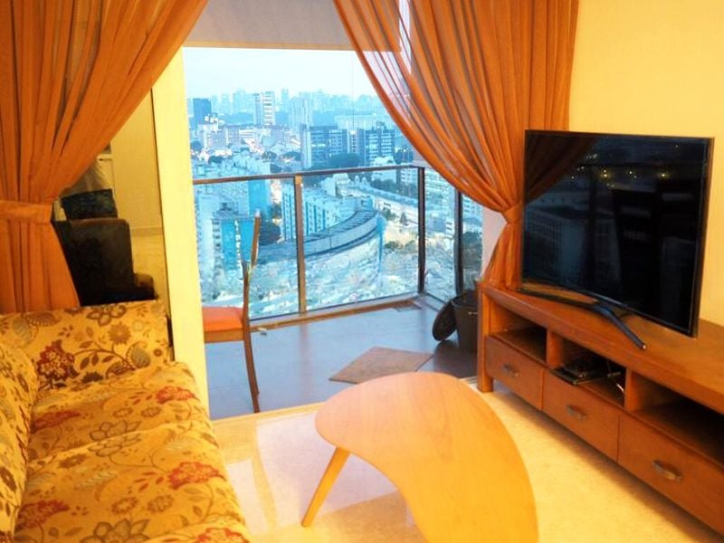 EIGHT RIVERSUITES 3