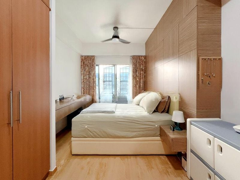 CHANTILLY RISE 6
