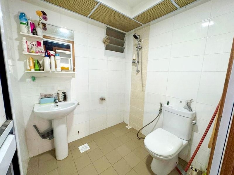 BT BATOK WEST AVE 6 4