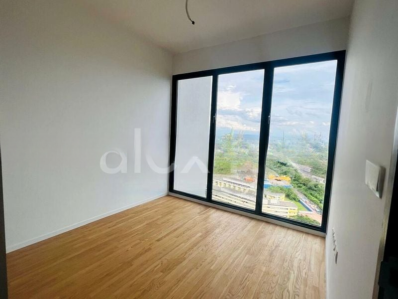 AVENUE SOUTH RESIDENCE 12