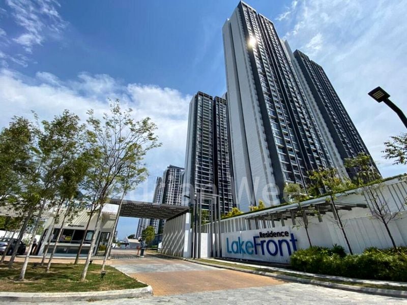 THE LAKEFRONT RESIDENCES 8