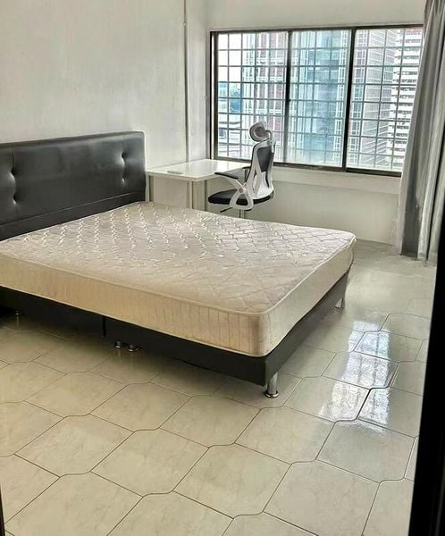 PEOPLE'S PARK COMPLEX 10