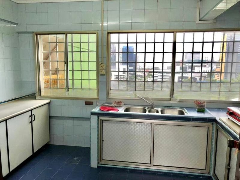 PEOPLE'S PARK COMPLEX 11