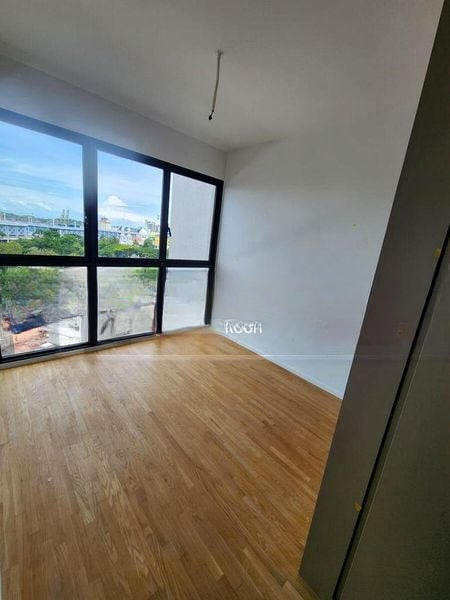 AVENUE SOUTH RESIDENCE 8