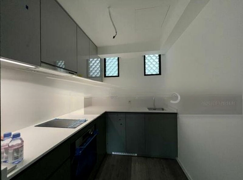 AVENUE SOUTH RESIDENCE 7