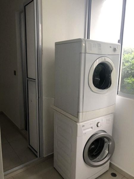 SUITES @ CAIRNHILL 6