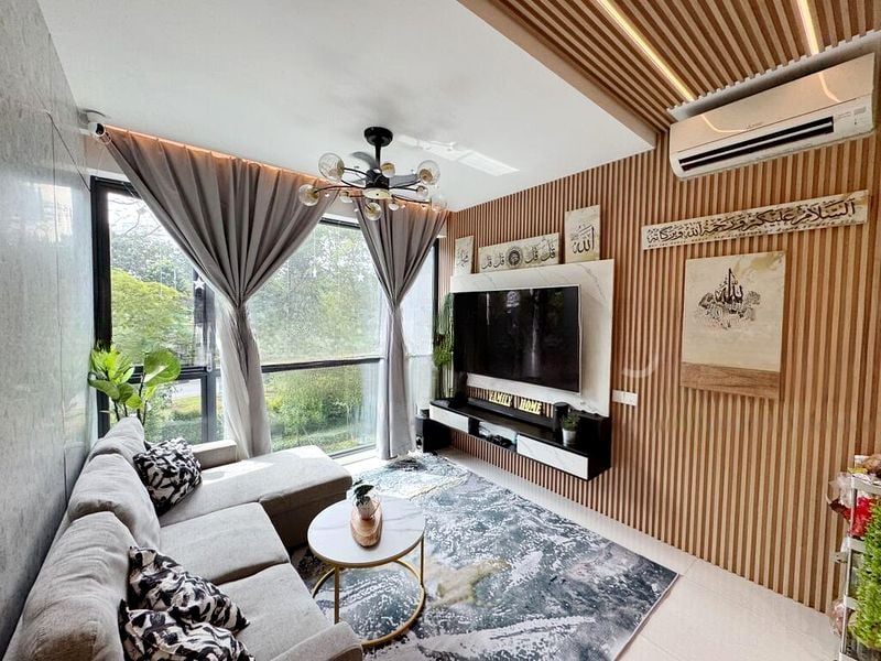 TREASURE AT TAMPINES 5