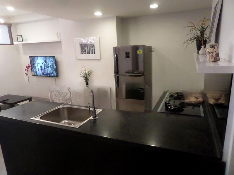 INTERNATIONAL PLAZA 10