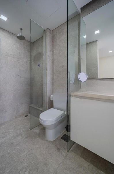 STRATUM 8