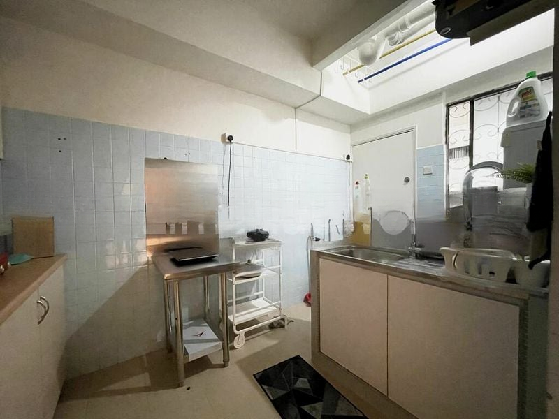 INTERNATIONAL PLAZA 6