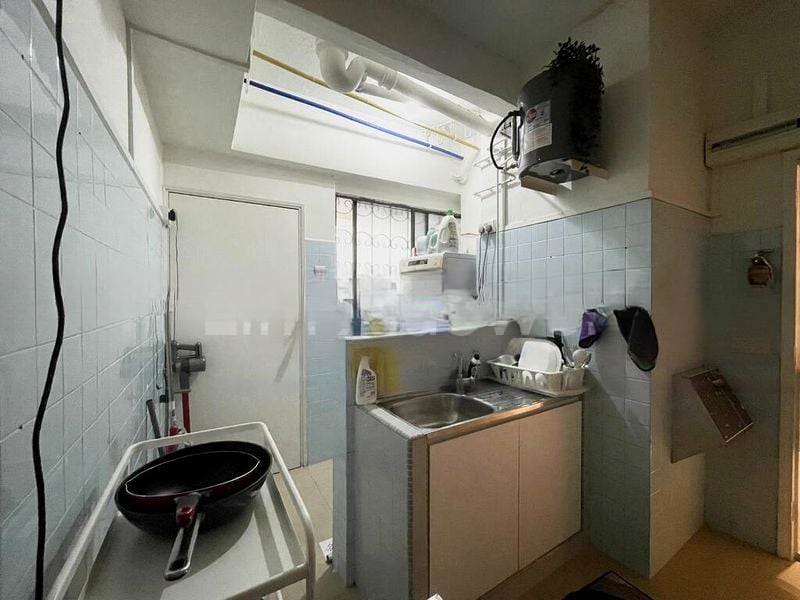 INTERNATIONAL PLAZA 4