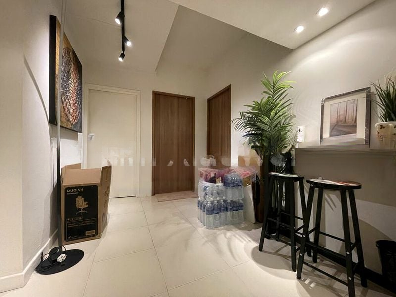 INTERNATIONAL PLAZA 14