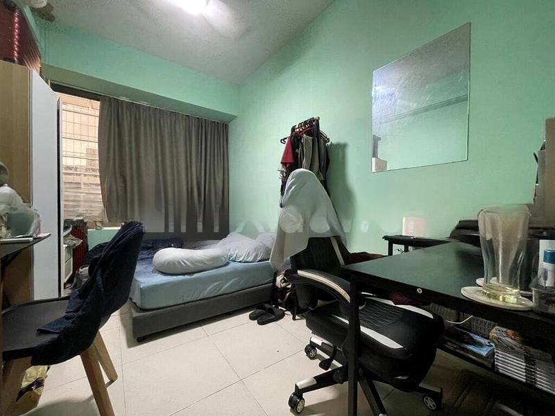 INTERNATIONAL PLAZA 12