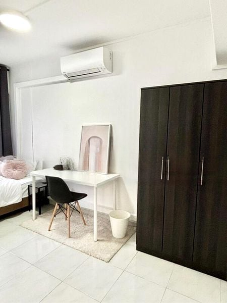 PEOPLE'S PARK COMPLEX 7