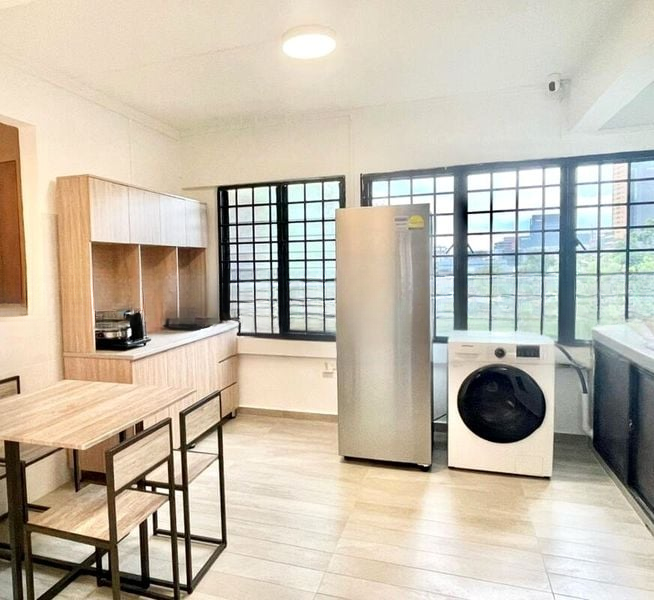 PEOPLE'S PARK COMPLEX 10