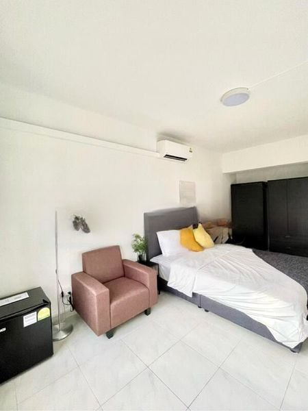 PEOPLE'S PARK COMPLEX 13