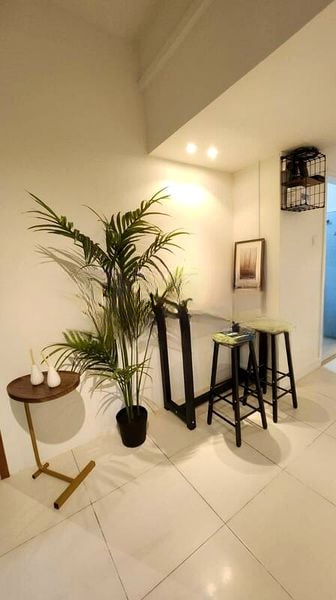 INTERNATIONAL PLAZA 7