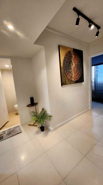 INTERNATIONAL PLAZA 4