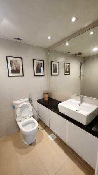 INTERNATIONAL PLAZA 5