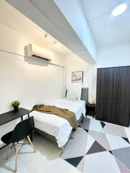 PEOPLE'S PARK COMPLEX 4