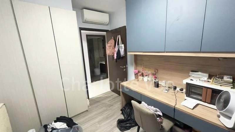 RIVERPARC RESIDENCE 7