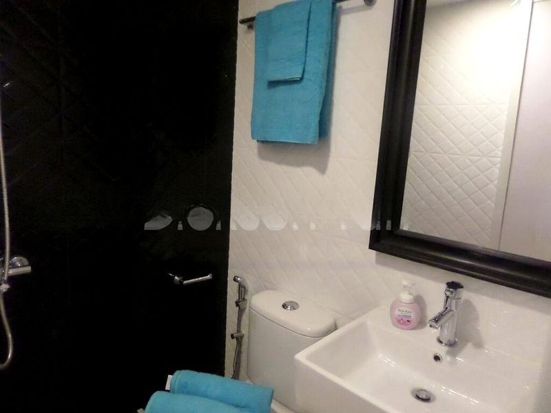 INTERNATIONAL PLAZA 2