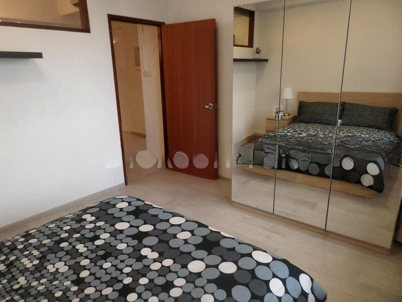 INTERNATIONAL PLAZA 7