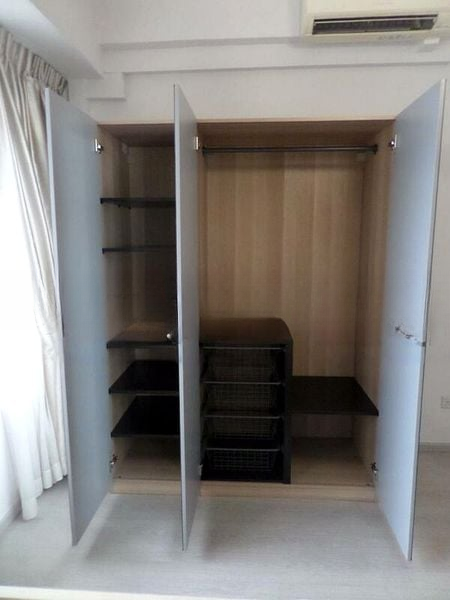 INTERNATIONAL PLAZA 12