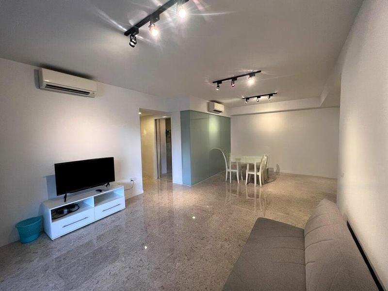 THE LAKEFRONT RESIDENCES 7