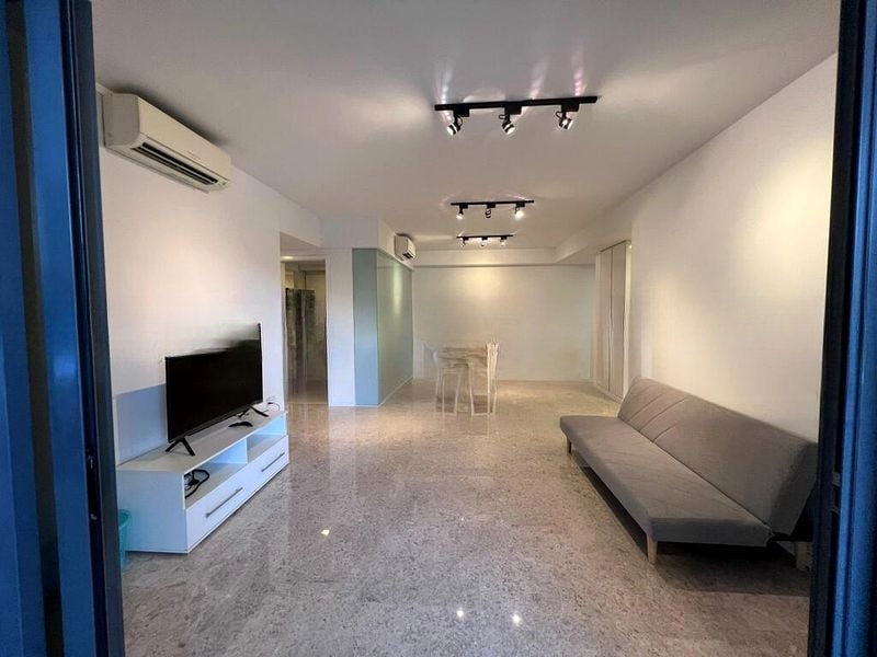 THE LAKEFRONT RESIDENCES 6