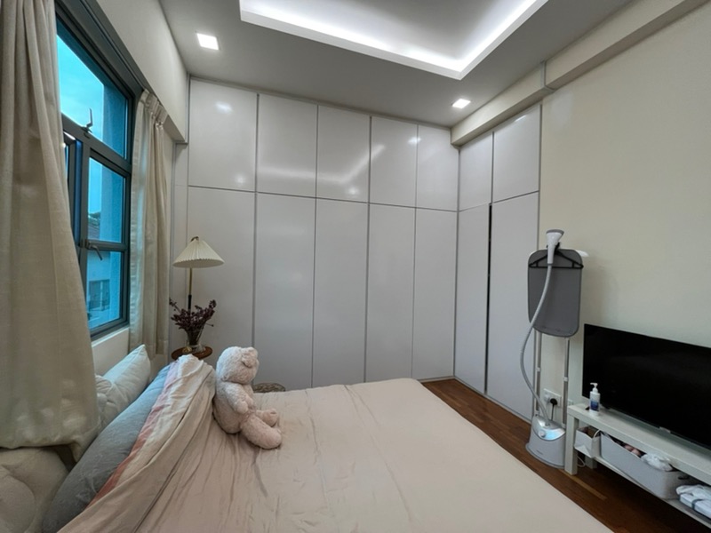 1 KING ALBERT PARK 12