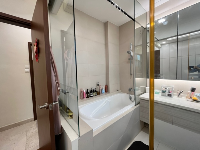 1 KING ALBERT PARK 13