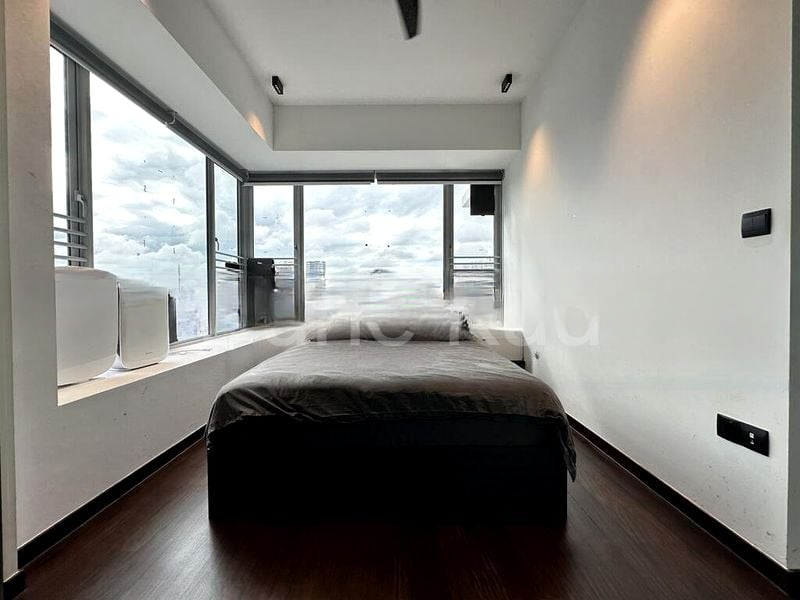 RIVERBAY 8