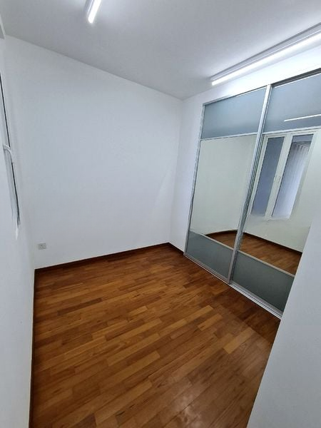NOVENA REGENCY 5