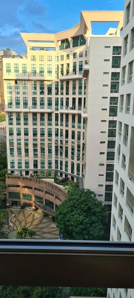 BURLINGTON SQUARE 6