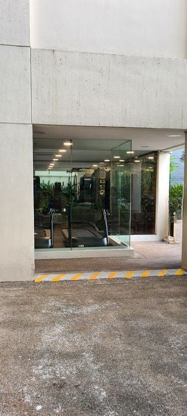 BURLINGTON SQUARE 11