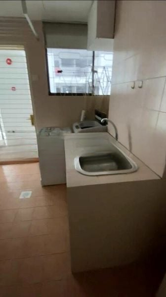 INTERNATIONAL PLAZA 5