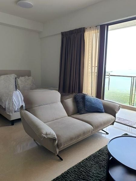 SEASIDE RESIDENCES 8