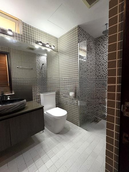 FOREST HILLS CONDOMINIUM 5