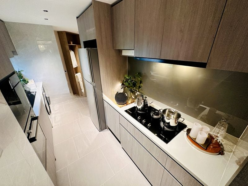 THE LAKEGARDEN RESIDENCES 11