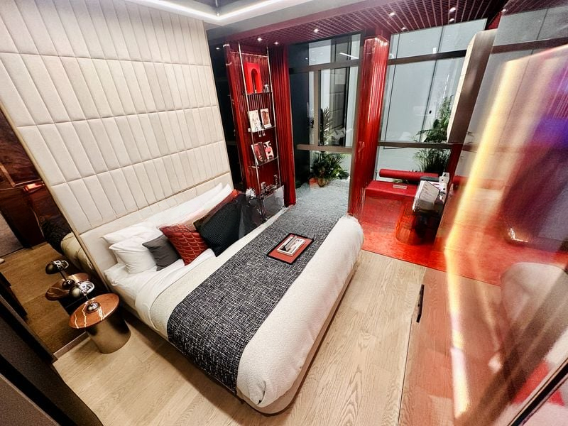 THE COLLECTIVE AT ONE SOPHIA 11